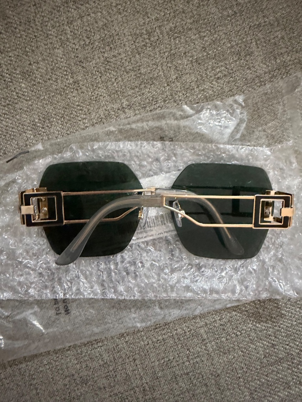 Women’s Sunglasses - Picture 3 of 6